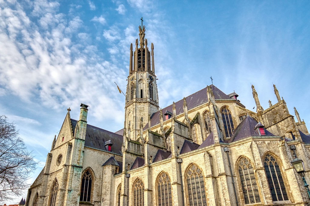HDR Basiliek Sint Willibrordus rooms katholiek kerk hulst kerkfotografie religie religion bedevaart pelerinage kathedraal pelgrimage saint cathedrale cathedral basiliek basilique basilica
